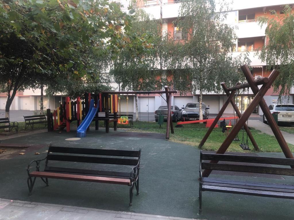 Appartement Family Retreat Politehnica Park à Bucarest Extérieur photo
